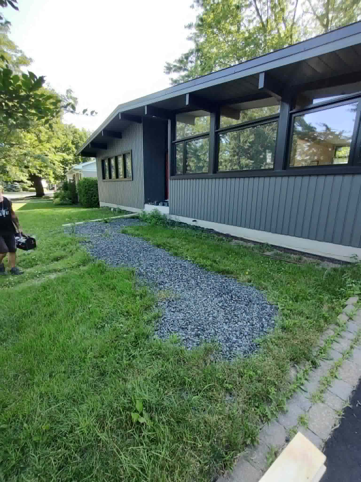 Nivellement et excavation autour d'une résidence
